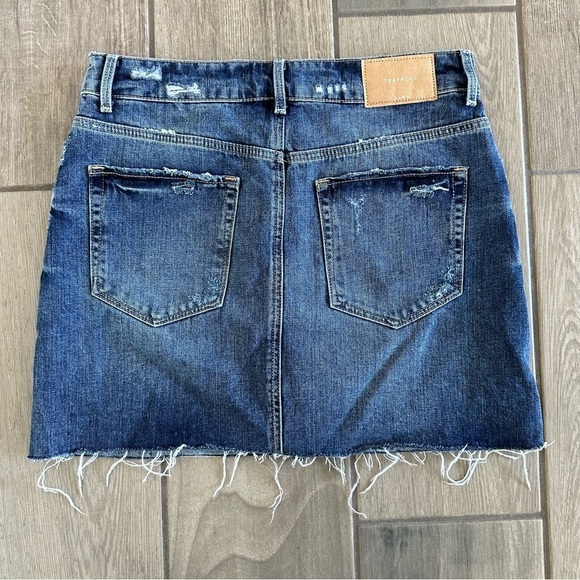 Zara Trafaluc Distressed Denim Boho Button Front Western Mini Skirt Size Small - Picture 5 of 5